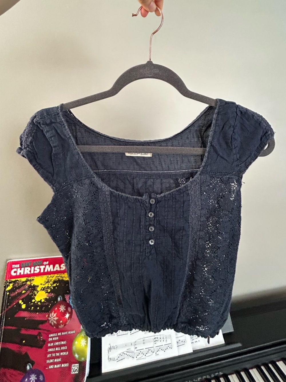 Vintage Y2K Hollister navy blue cap sleeve lace top